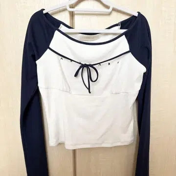 andmary Alma ribbon tops navy 앤드 마리