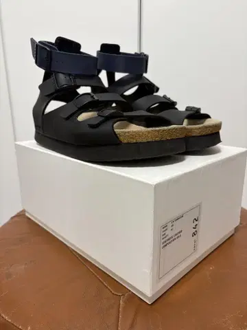 사카이 스트랩 샌들 블랙 네이비
