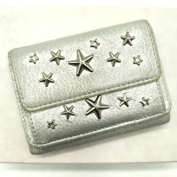 새상품급 지미추 JIMMY CHOO 3단 폴더형 지갑 실버 스터드