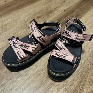 Dr.Martens 통굽 샌들