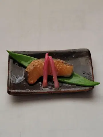 생선 반찬 피규어 은대구의 서경 구이