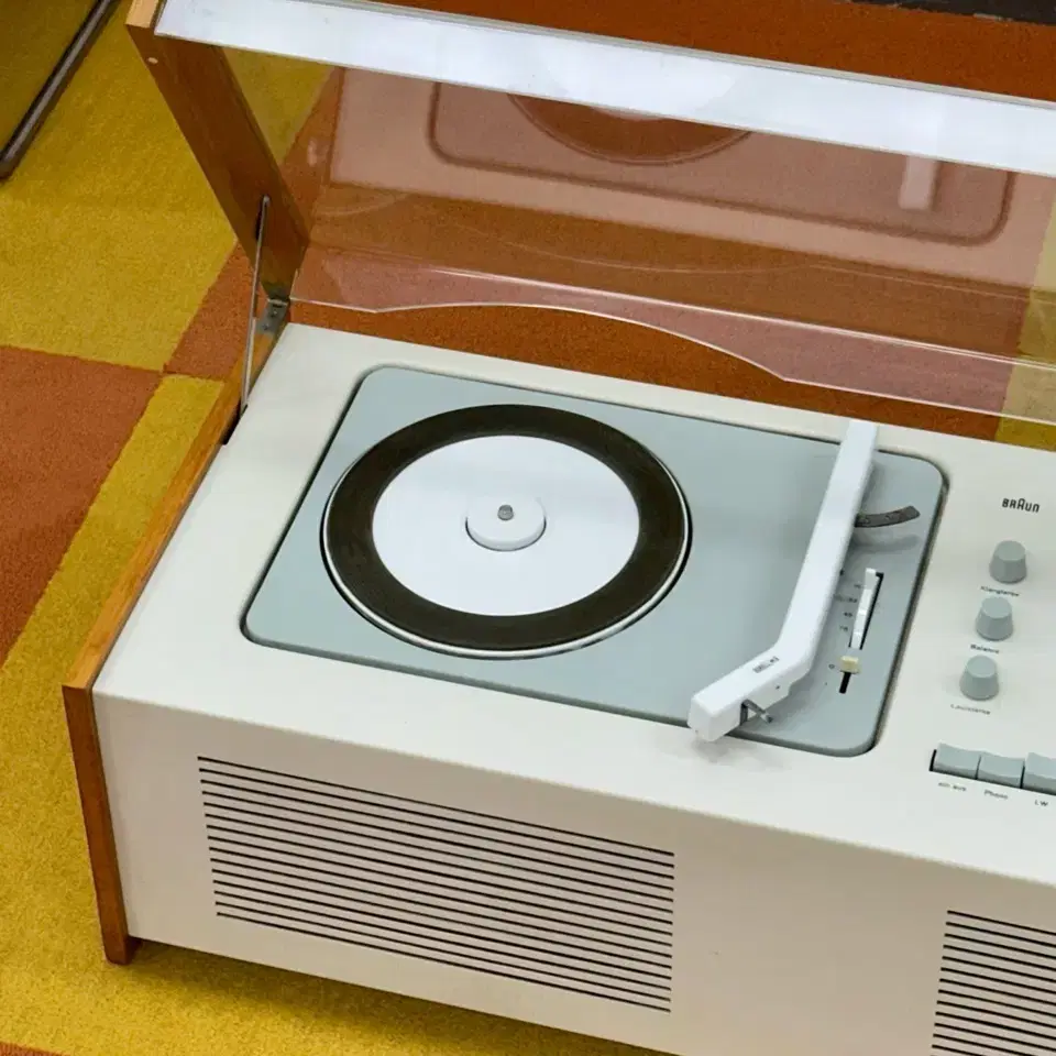 Dieter rams ディーターラムス sk61 braun Dieter Rams, Hans Gugelot | SK 61-C Phonosuper radiogram (1961