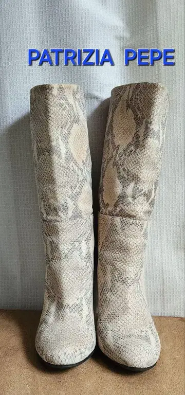매우 새상품급 PATRIZIA PEPE 멋진 스네이크 패턴 부츠