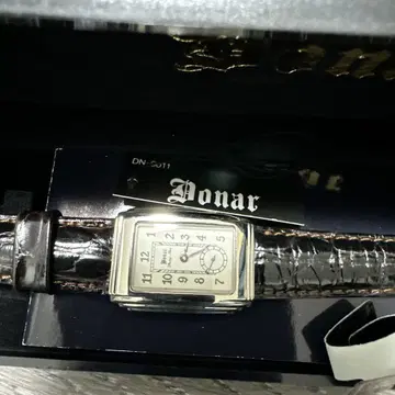Donar DN-0011 실버 직사각형 시계