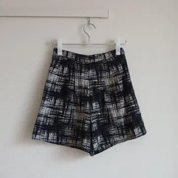 새상품급 ERIKA CAVALLINI 에리카 카발리니 프린트 숏 팬츠