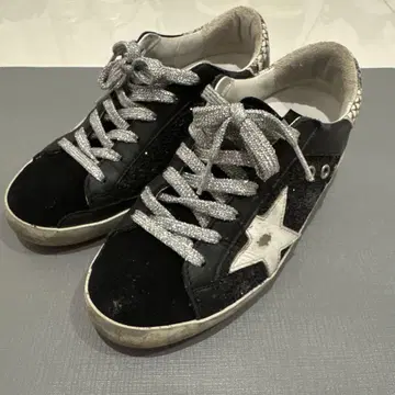 Golden Goose 블랙 스니커즈
