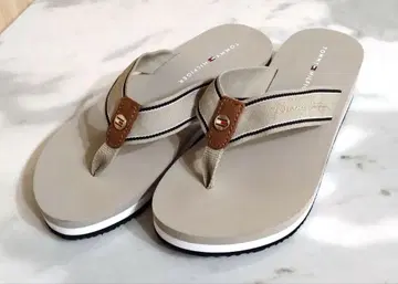 타미힐피거 그레이 비치 샌들