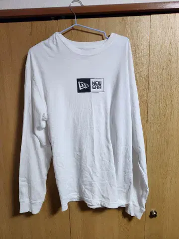 뉴에라 자이언트 롱 슬리브 티셔츠 XL