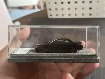 The Laboratory 1/64 R32 액티브 가라지