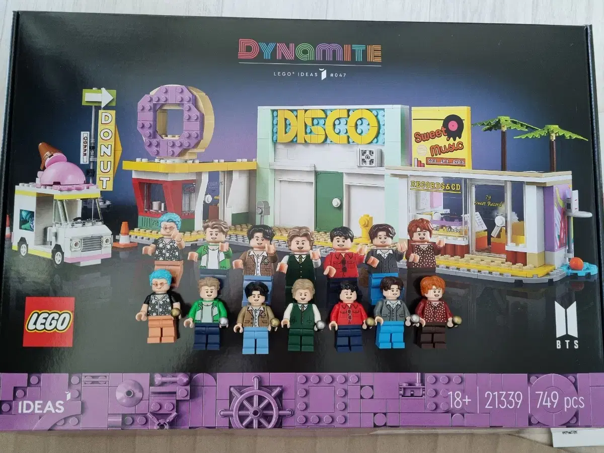 Bangtan Lego figure split Bts 21339 Dynamite jungkook yoon