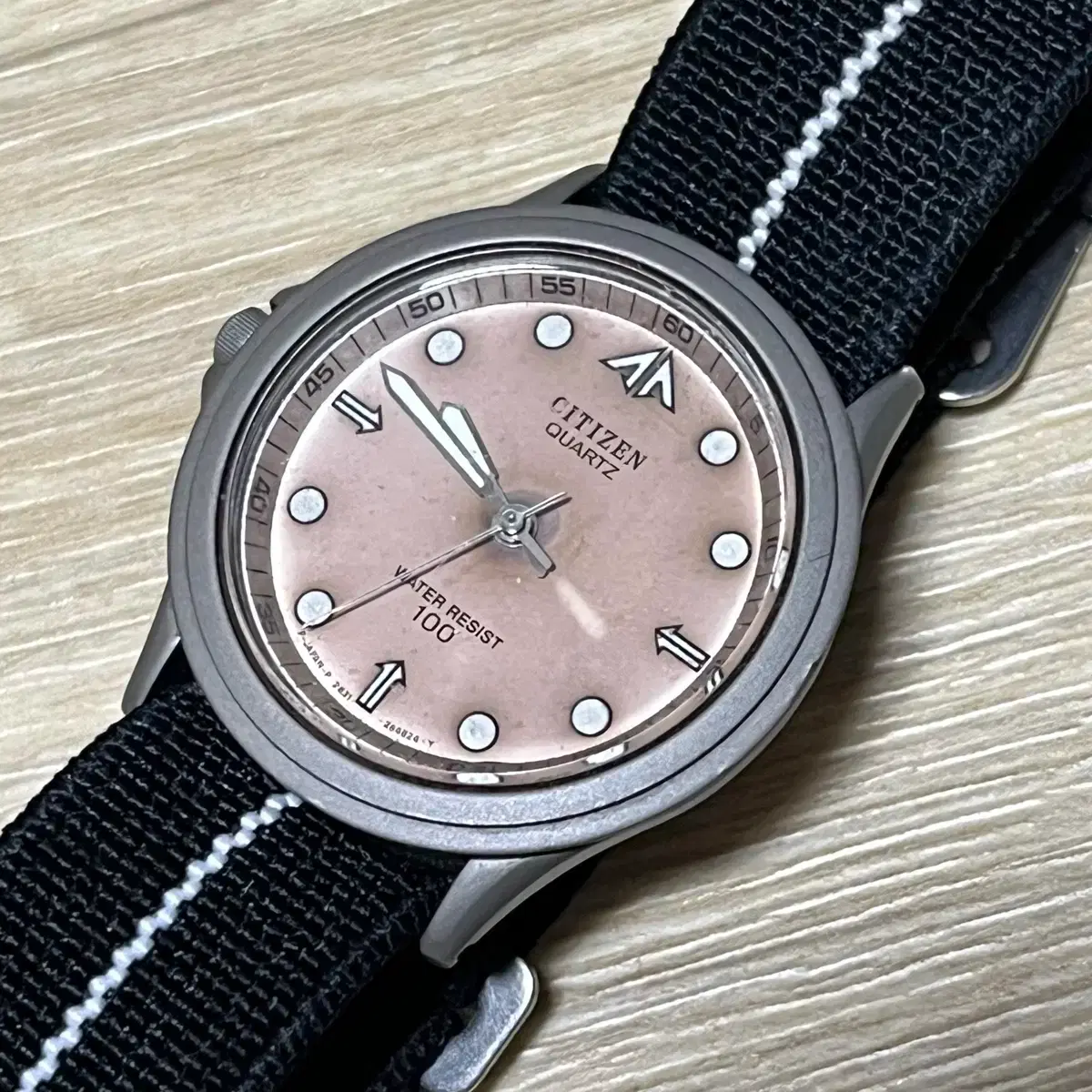 CITIZEN 시티즌 Vintage Citizen Military Watch 33mm Quartz Salmon