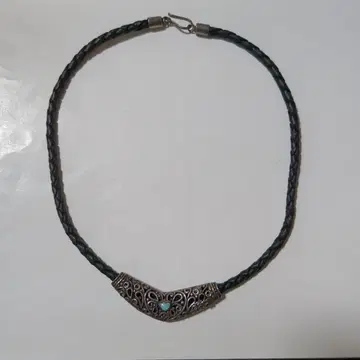 가죽 뜨개질 초커 메탈 장식