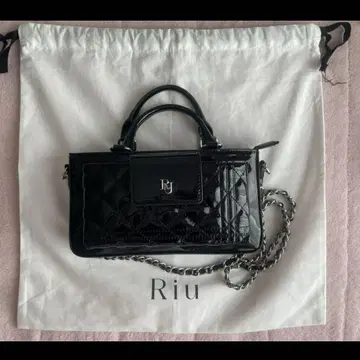 Riu 에나멜 퀼팅 휴대폰 가방