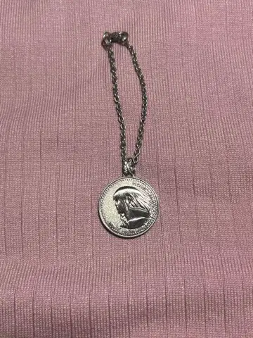 지브리 하울의 움직이는 성 하울, 소피