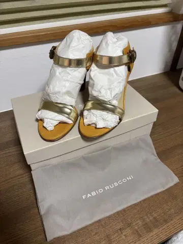 FABIO RUSCONI 파비오 루스코니 힐 샌들