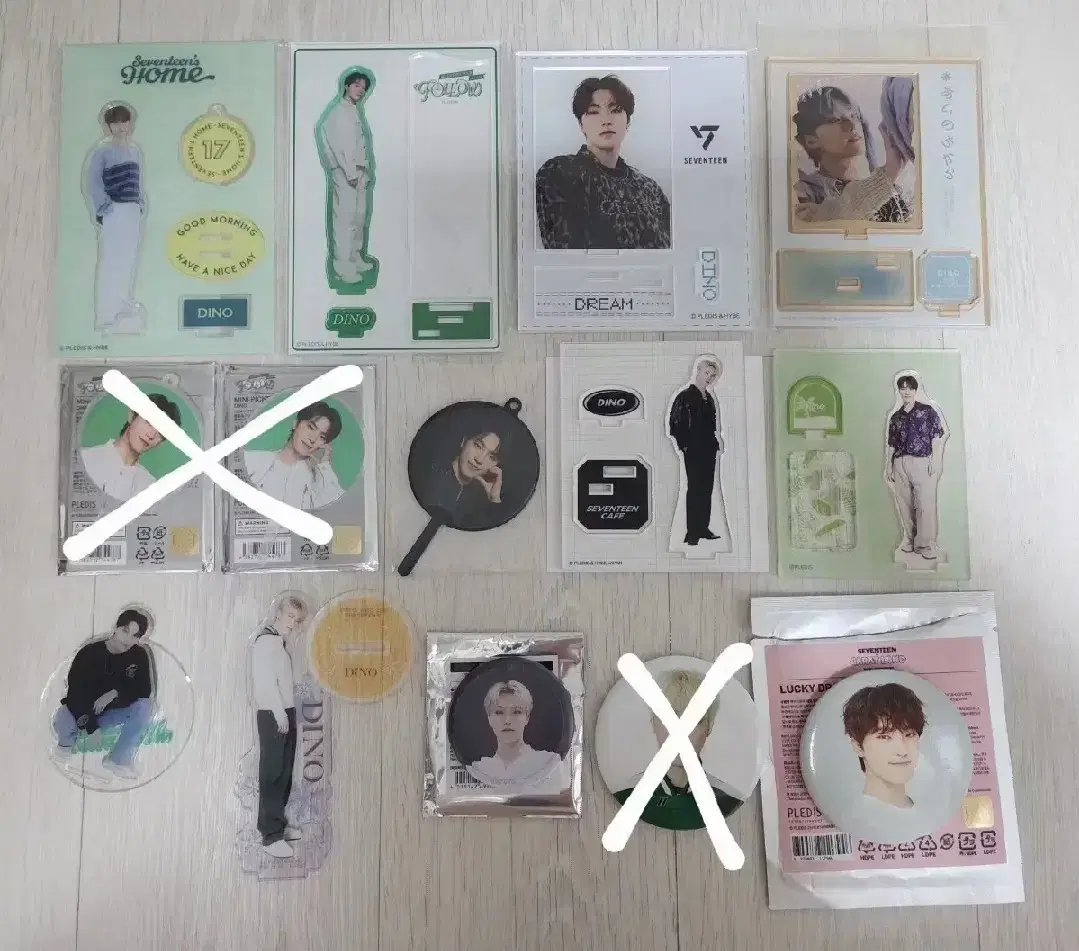 Seventeen dino poca acrylic stand image picket keyring can badge