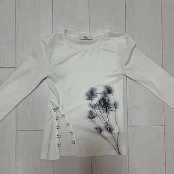 한국 YUSE PRINTED HOOK SLIM ROUND 티셔츠