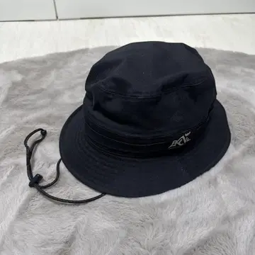 BackChannel 버킷햇
