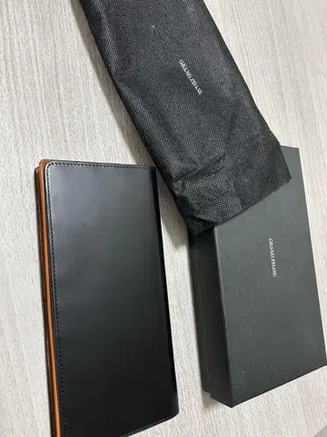 CORDOVAN (코도반) 통바닥 두겹 장지갑 블랙 단종 모델