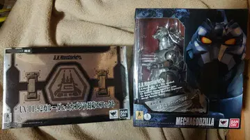 S.H.Monsterarts 메카 고질라 초판 + 가루다 미사용