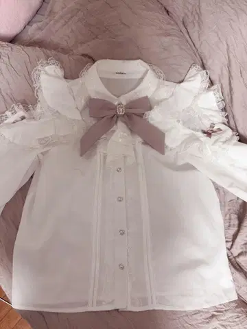 노에미 양산형 블라우스