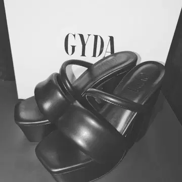 GYDA 샌들 통굽 하이힐 박스 있음 배송비 포함 익명 배송