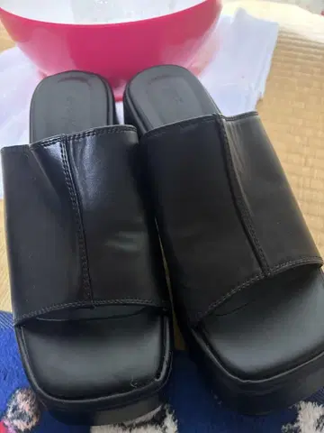 블랙 샌들