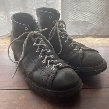 가죽 하이컷 부츠 블랙 검정 가죽 흰색 끈