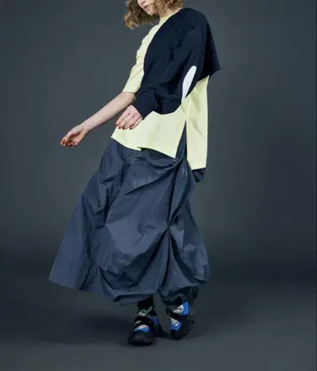 나곤스탠스 awesome one-shoulder prtas