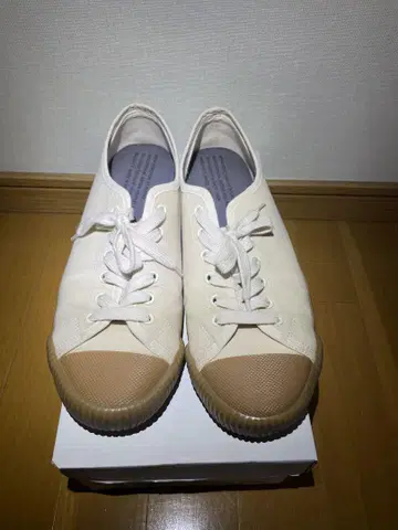 리프로덕션 오브 파운드 British Military Trainer