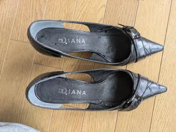 DIANA 블랙 스틸레토 펌프스