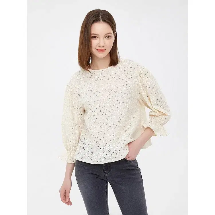 G-cut Flower Eyelet Blouse