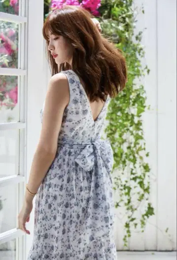 Herlipto Pleated Floral Midi Dress 원피스