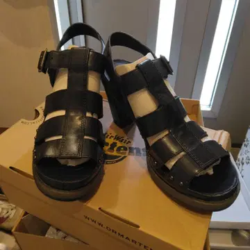 새상품 닥터마틴 샌들
