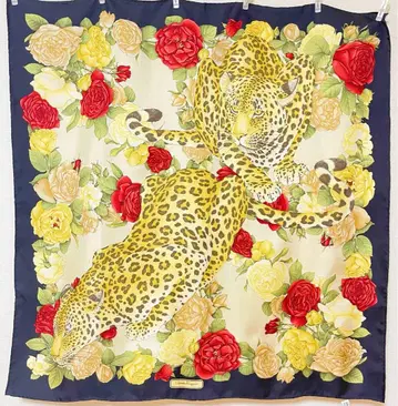 살바토레 페라가모 실크 스카프 87cm