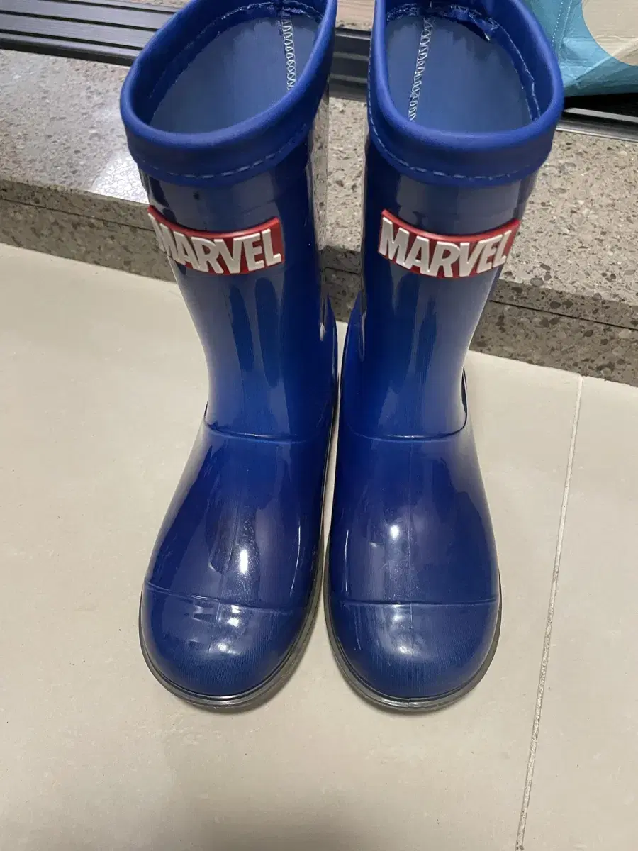 Boys' rain boots / Size 200