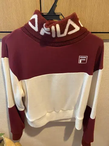 휠라/WOMEN'S LOGO TURTLENECK SWEAT