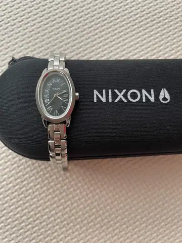 거의 새상품 NIXON THE SCARLET 손목시계