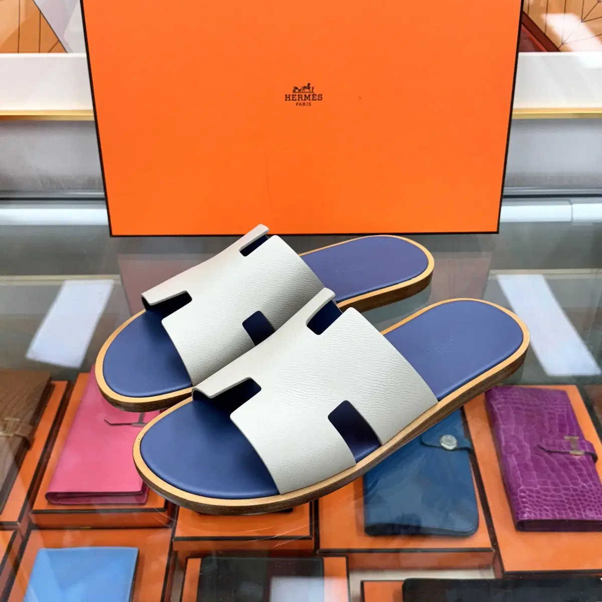 New product] Hermes Izmir slipper 43 Beige/Blue 221824