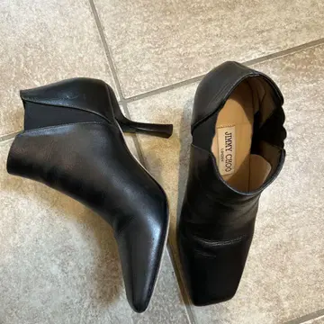 JIMMY CHOO 블랙 사이드 고어 부츠