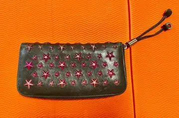 JIMMY CHOO 별 스터드 장지갑 블랙 핑크 새상품급
