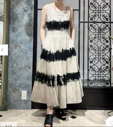 그레이스 콘티넨탈 데님 절개 서큘러 원피스