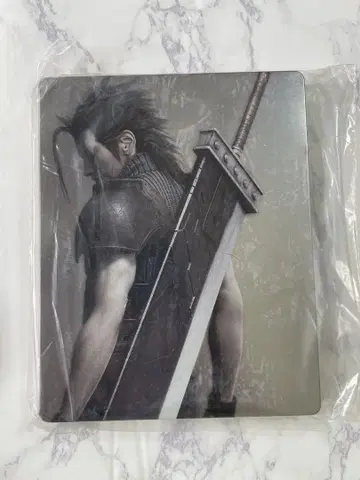 크라이시스 코어 리유니온 스틸 북 케이스 FF7 파이널 판타지