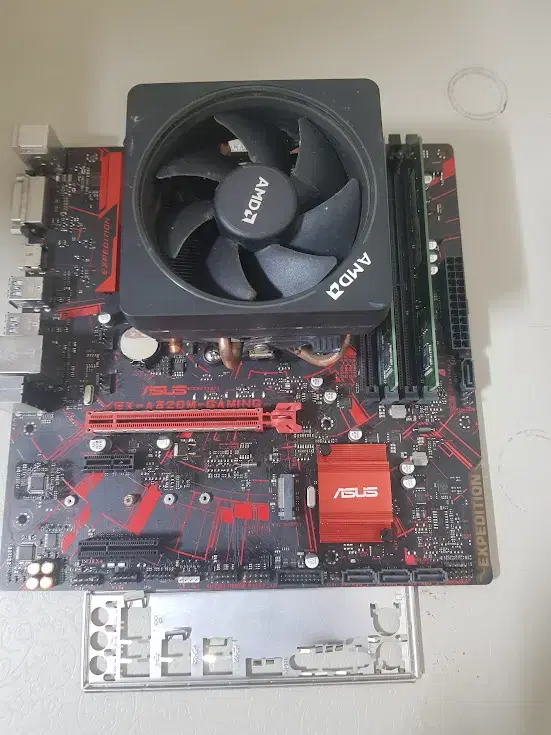 5600 a320m gaming 8x2gb 보드셋팝니다