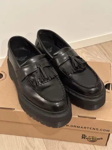 닥터마틴 Dr.Martens MARLIE 통굽 태슬 로퍼