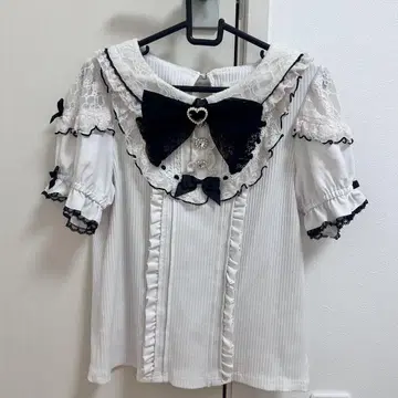 LIZLISA 사다리 레이스 하트 컷 탑 블랙