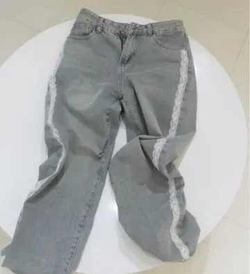 페르시아나 펠리시아나 레이스 라인 오버 데님