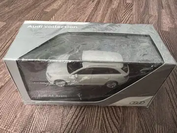 아우디 A4 Avant 화이트 미니카