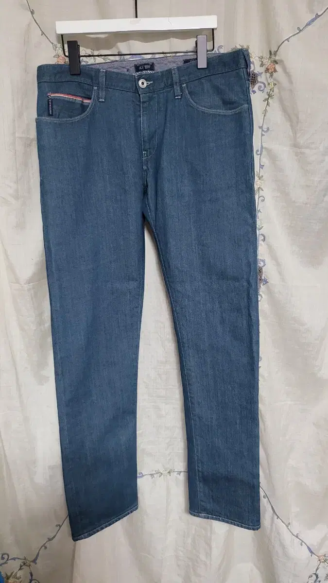 AJ Armani Jeans 31