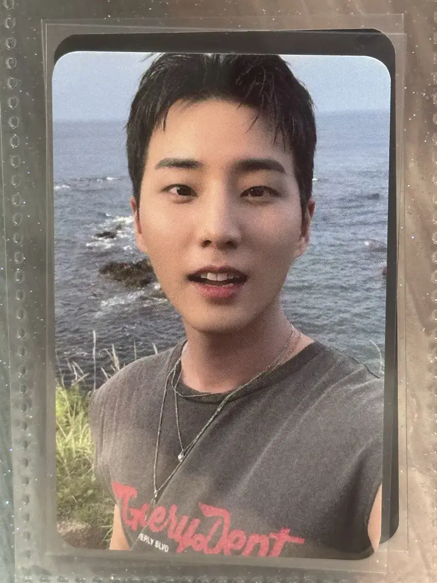 DAY6 Young K Lawit No Everline LD Min Sleeveless Poca